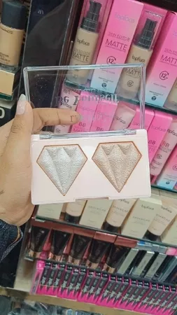 Lareen Highlight Heart - Enhance Your Look with Lareen's Heart Collection